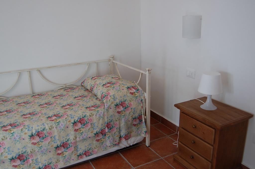 Aparthotel Borgo Valmarina Follonica Habitación foto