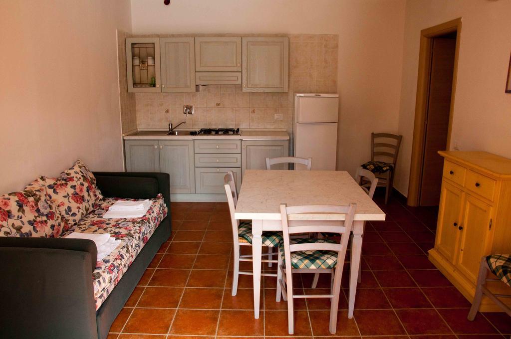 Aparthotel Borgo Valmarina Follonica Habitación foto