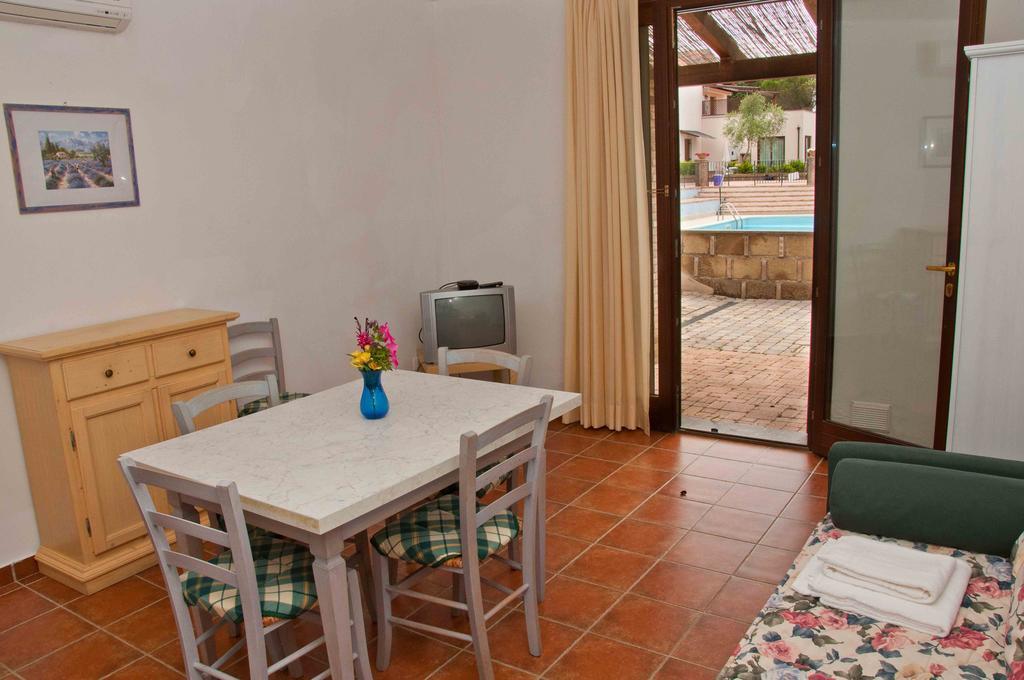 Aparthotel Borgo Valmarina Follonica Habitación foto