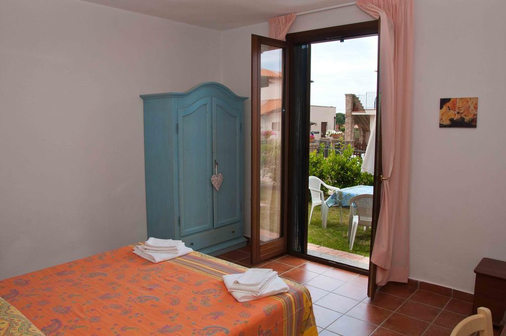 Aparthotel Borgo Valmarina Follonica Habitación foto
