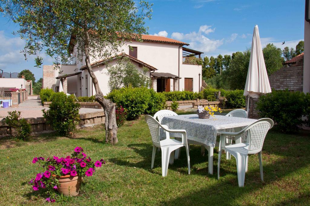 Aparthotel Borgo Valmarina Follonica Habitación foto